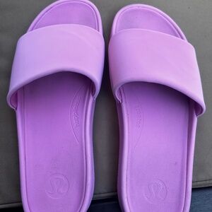 Lululemon restfeel slides